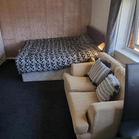 Spacious Room With Kichenet Ρόδεραμ Εξωτερικό φωτογραφία
