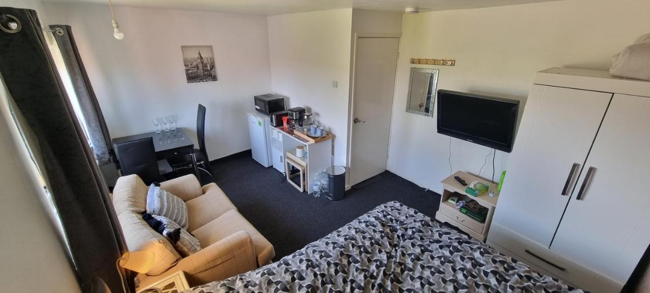 Spacious Room With Kichenet Ρόδεραμ Εξωτερικό φωτογραφία