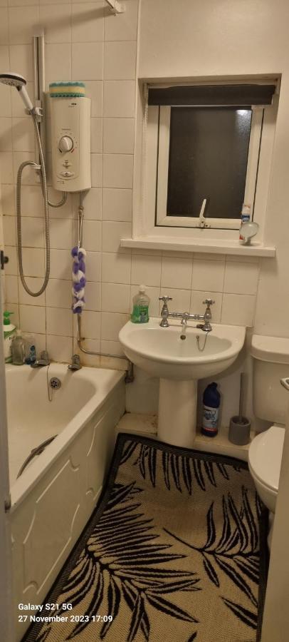 Spacious Room With Kichenet Ρόδεραμ Εξωτερικό φωτογραφία